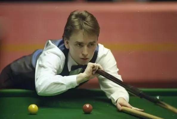 他在侧翼的 他在侧翼的