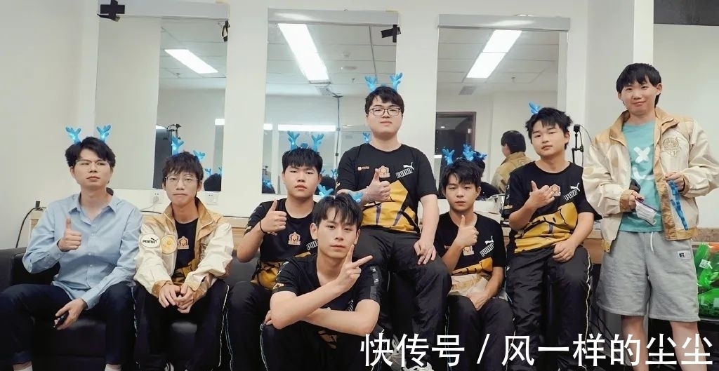 首年主打袖 首年主打袖